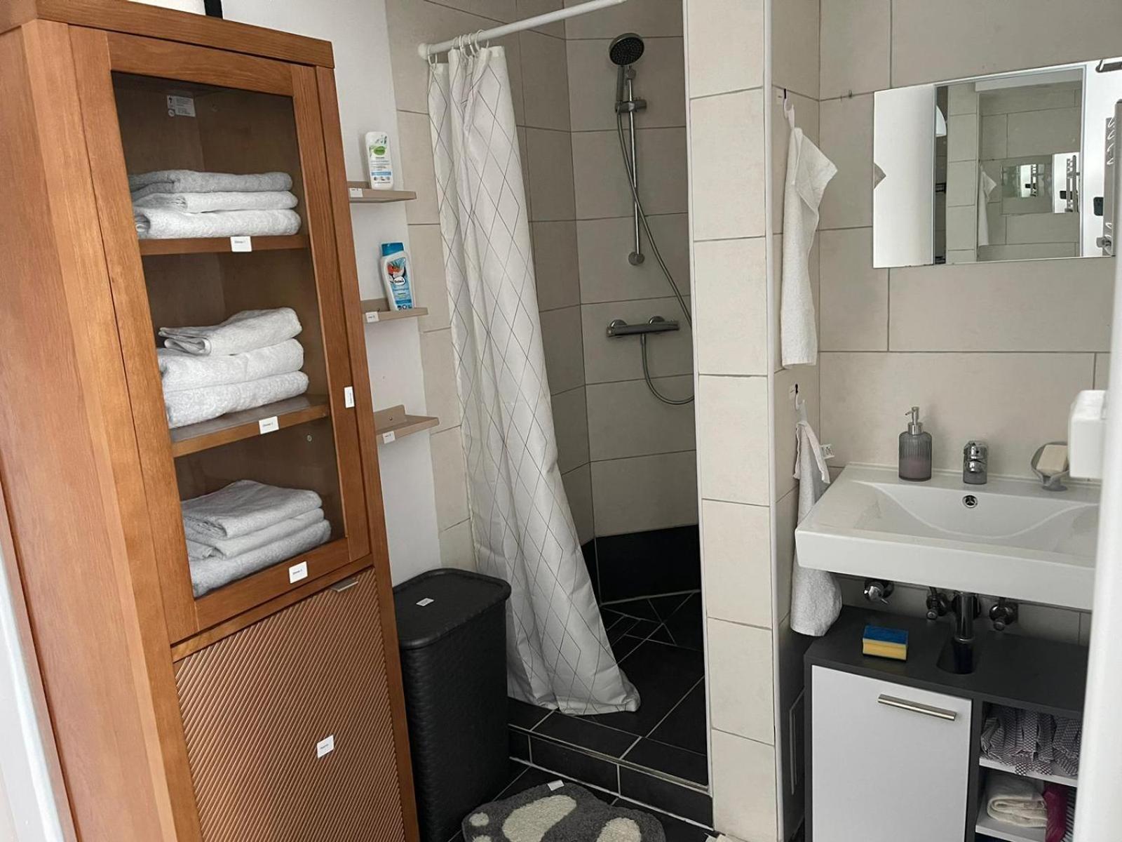 Bequemes Einzelzimmer Im Herzen Von Kassel Exteriér fotografie